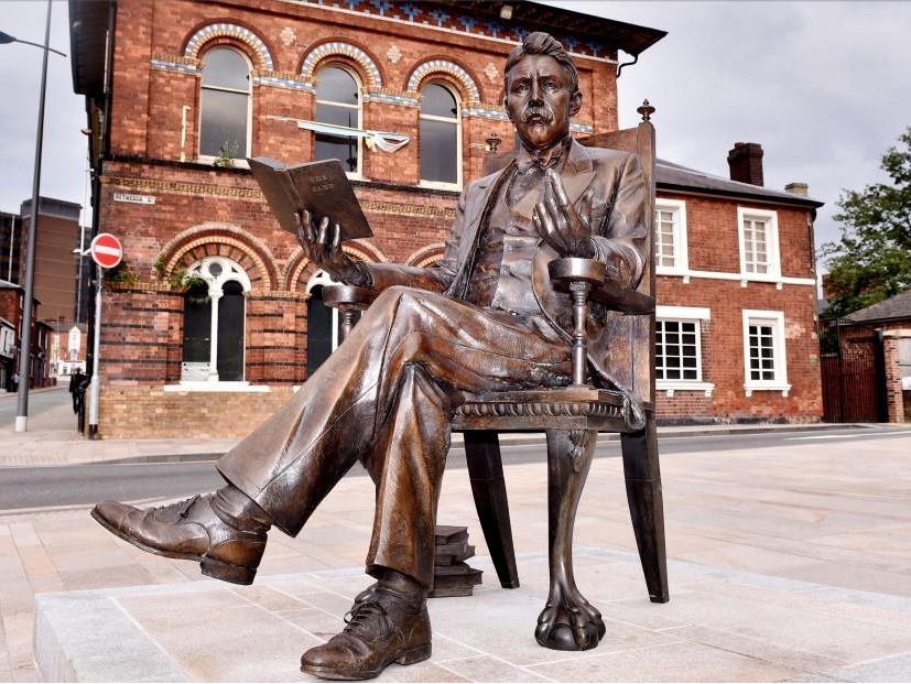 Arnold Bennett Statue